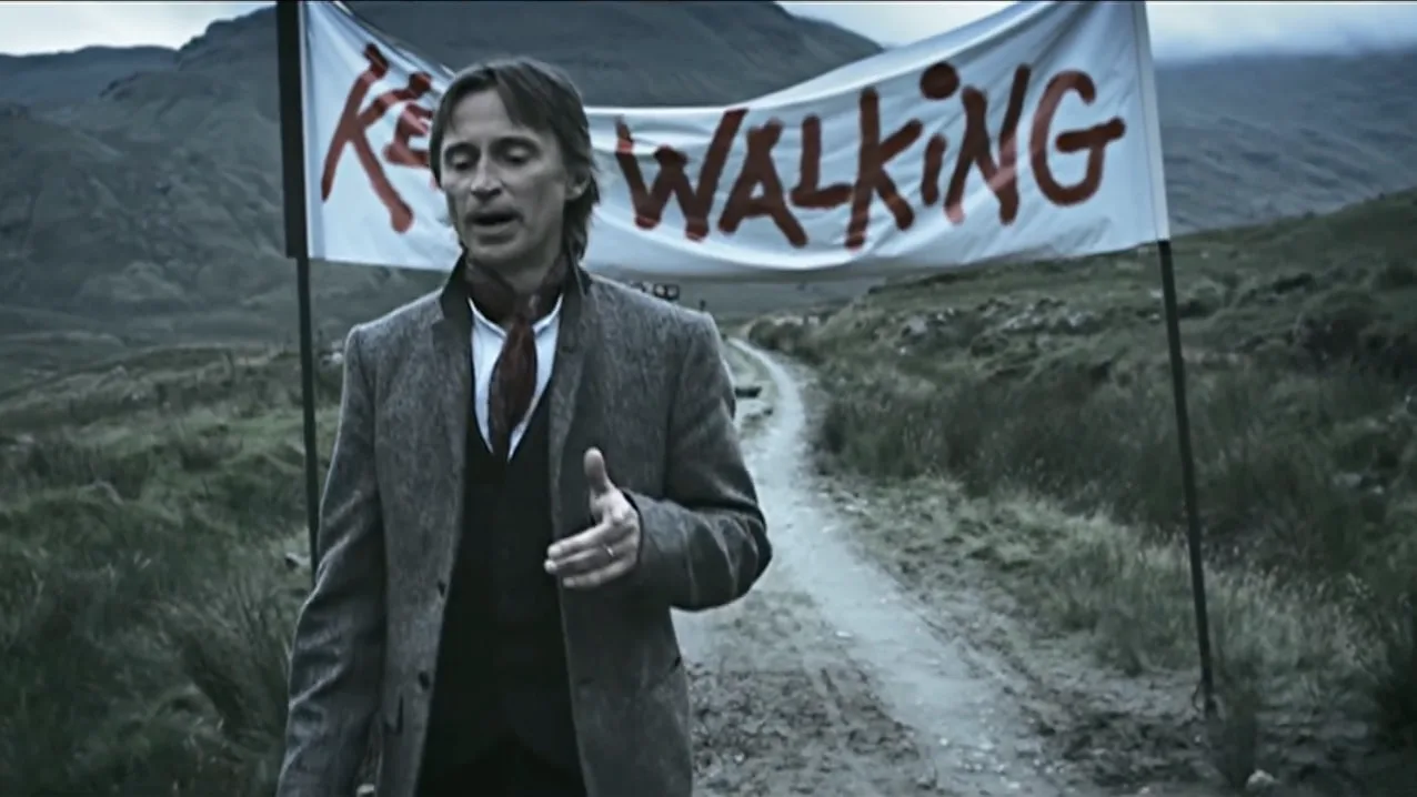 Johnnie-Walker-walk